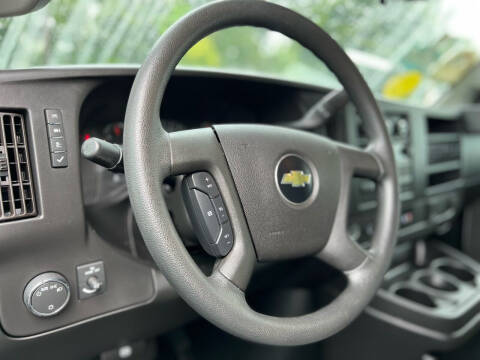 2017 Chevrolet Express 2500