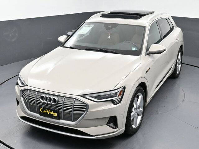 2019 Audi e-tron quattro Premium Plus