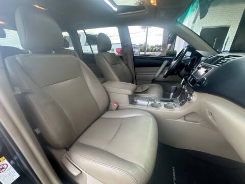 2013 Toyota Highlander SE