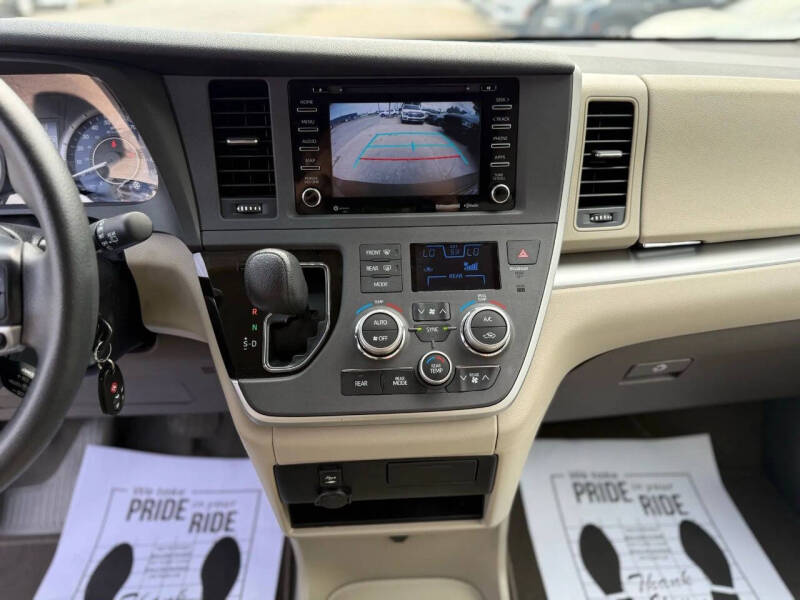 2020 Toyota Sienna LE 8-Passenger