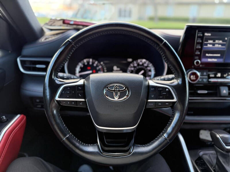 2022 Toyota Highlander XSE