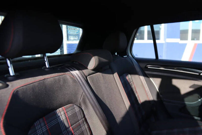 2017 Volkswagen Golf GTI S