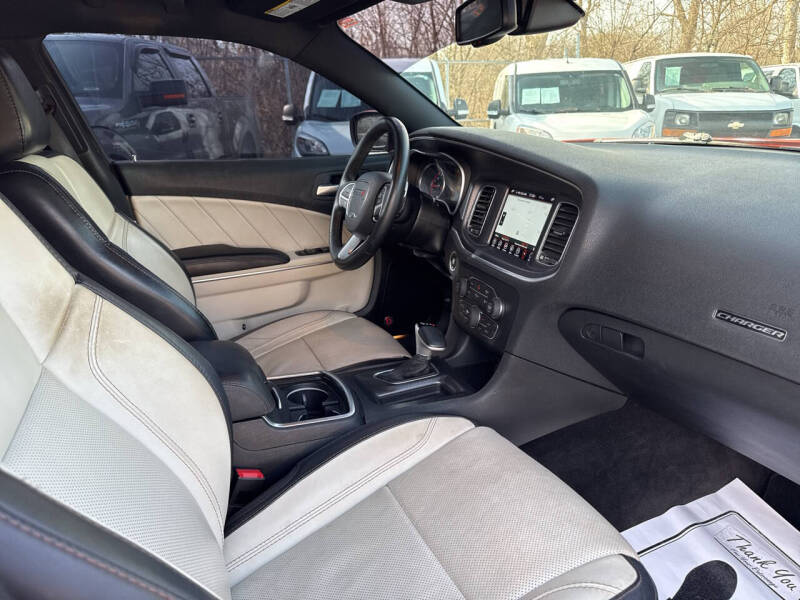 2017 Dodge Charger SXT