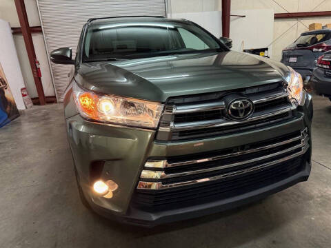 2017 Toyota Highlander LE