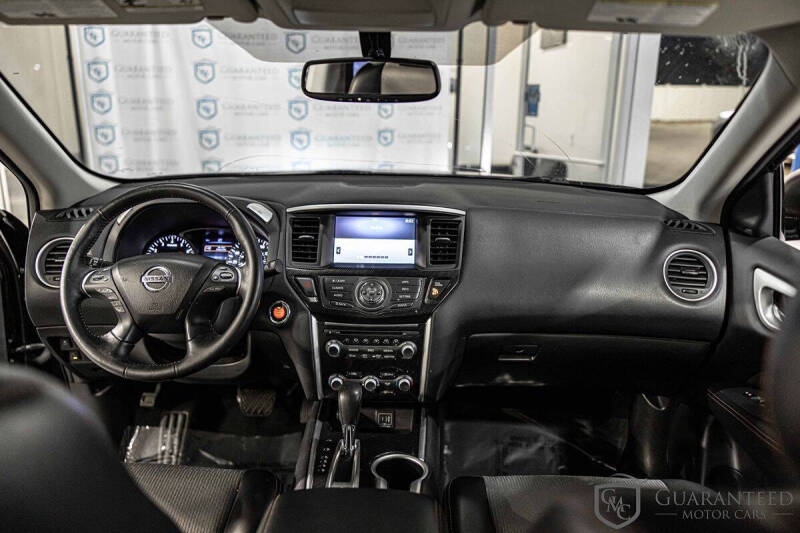 2020 Nissan Pathfinder SV