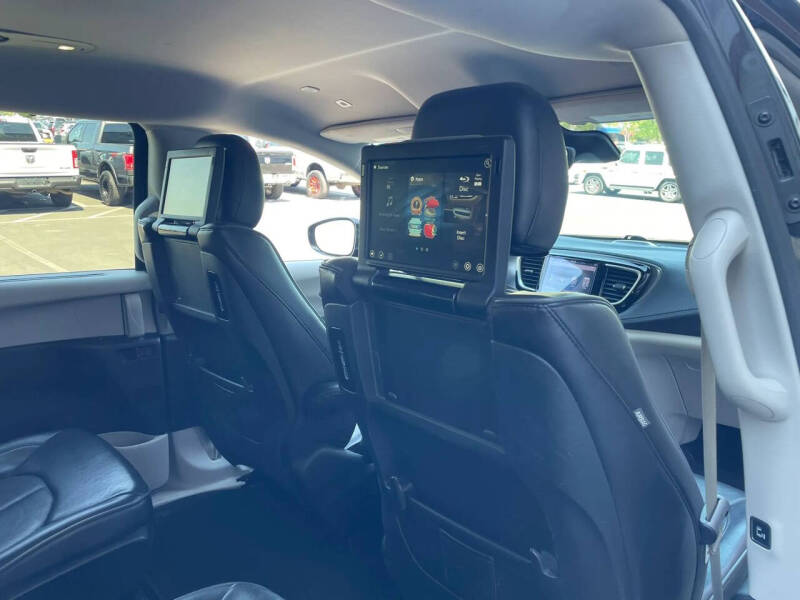 2018 Chrysler Pacifica Hybrid Limited