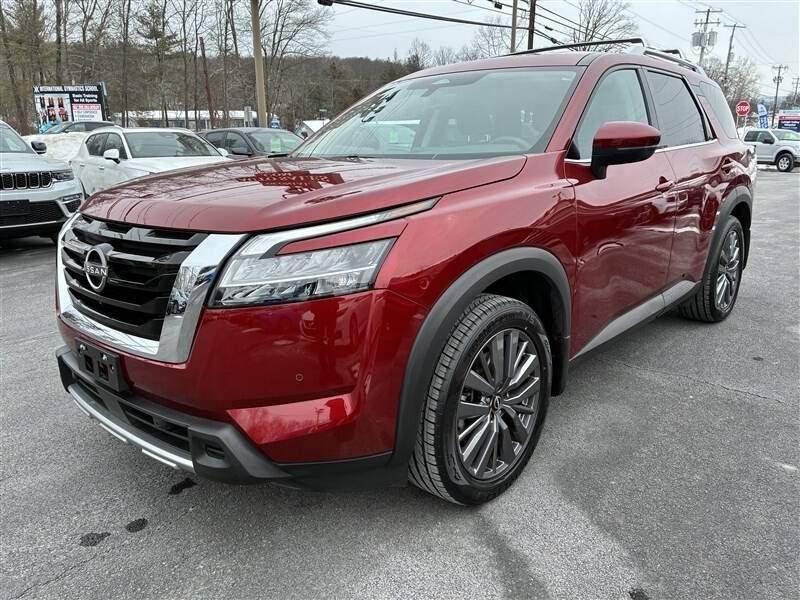 2023 Nissan Pathfinder SL