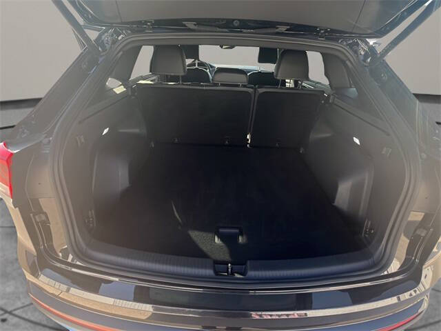 2024 Volkswagen Atlas Cross Sport SE 4Motion