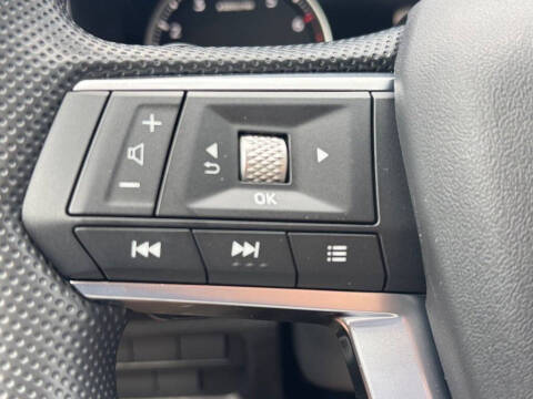 2025 Mitsubishi Outlander ES