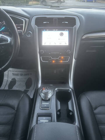 2017 Ford Fusion Hybrid SE