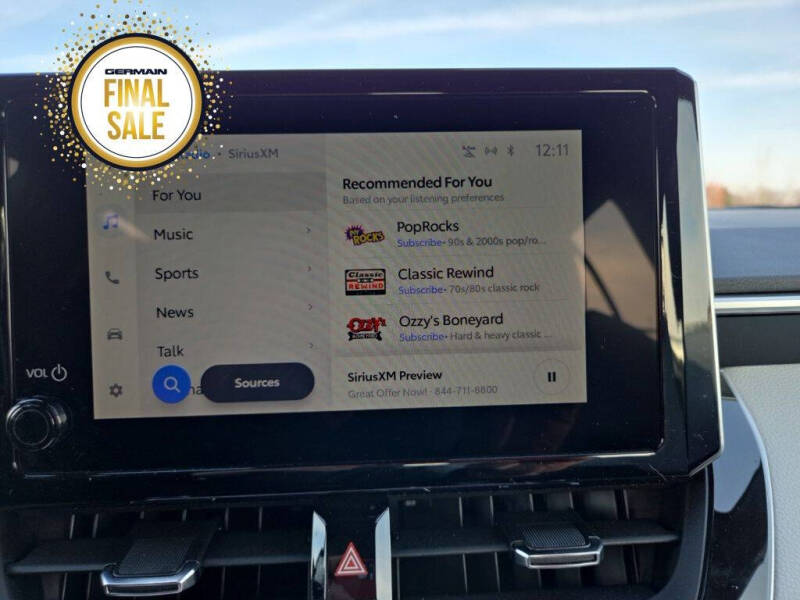 2025 Toyota Corolla Hatchback SE