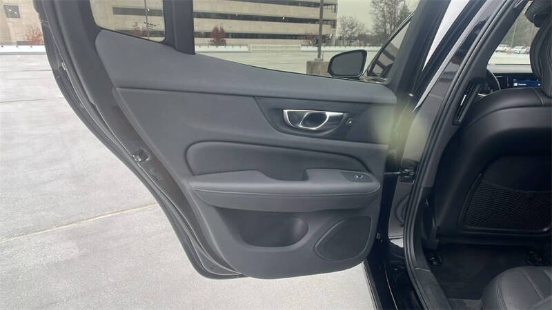 2023 Volvo S60 B5 Plus Black Edition