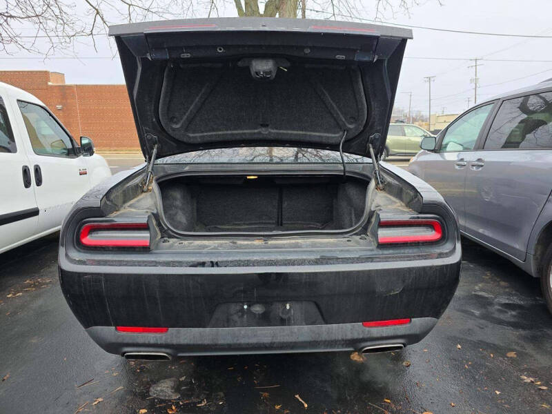 2016 Dodge Challenger SXT