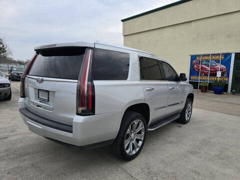 2017 Cadillac Escalade Standard