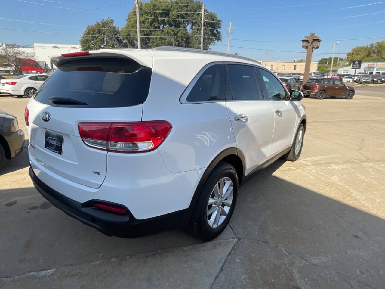 2016 Kia Sorento for sale at Auto Connection in Waterloo, IA