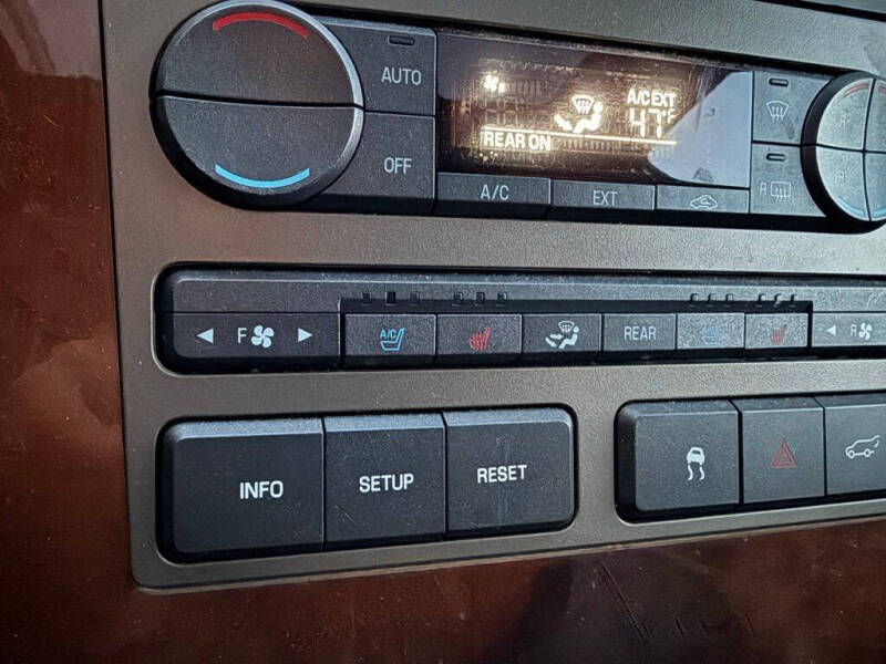 2011 Lincoln Navigator L