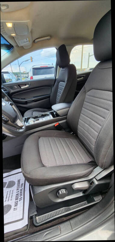 2020 Ford Edge SE