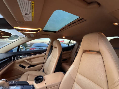 2016 Porsche Panamera Edition