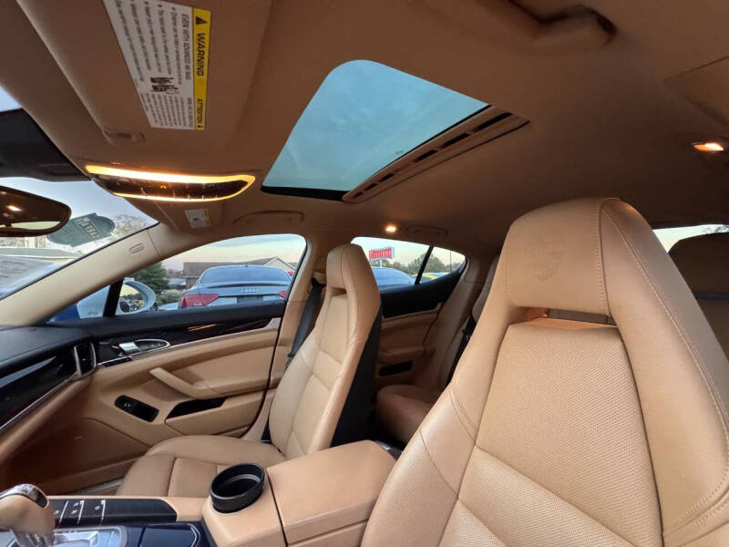 2016 Porsche Panamera Edition