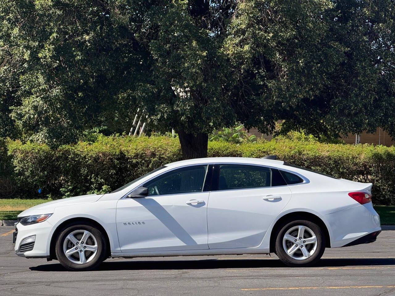 View vehicle photo 2
