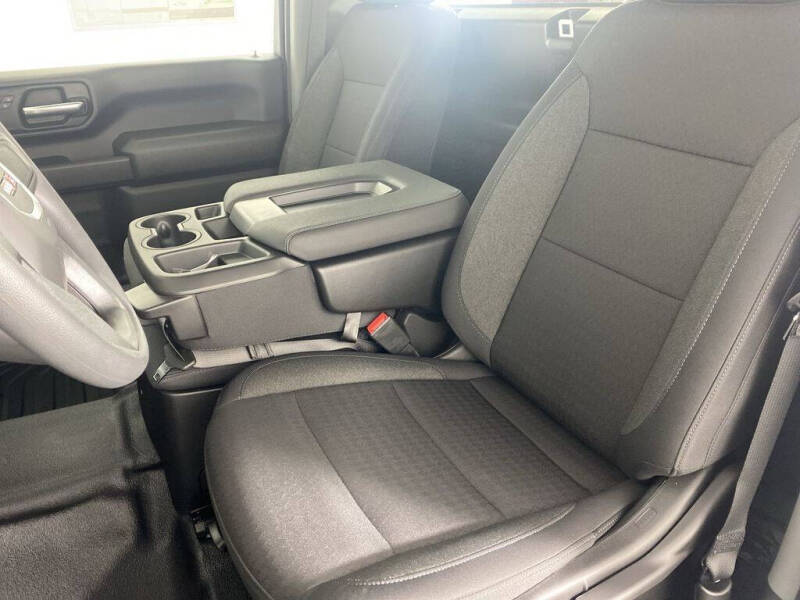 2025 GMC Sierra 2500HD Pro