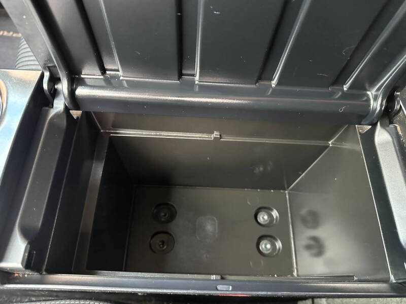 2015 Toyota Prius v Three