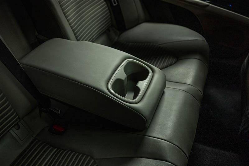 2020 Toyota Camry Hybrid SE