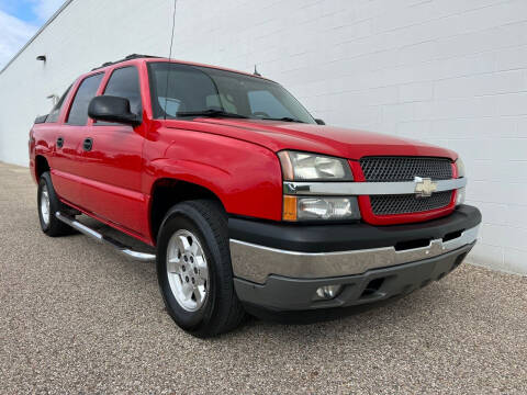 2005 Chevrolet Avalanche for sale at Encore Auto in Niles MI