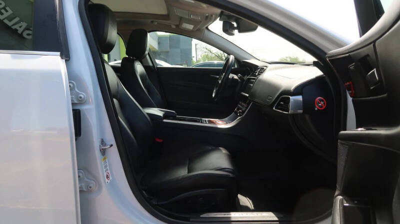 2017 Jaguar XE 35t First Edition