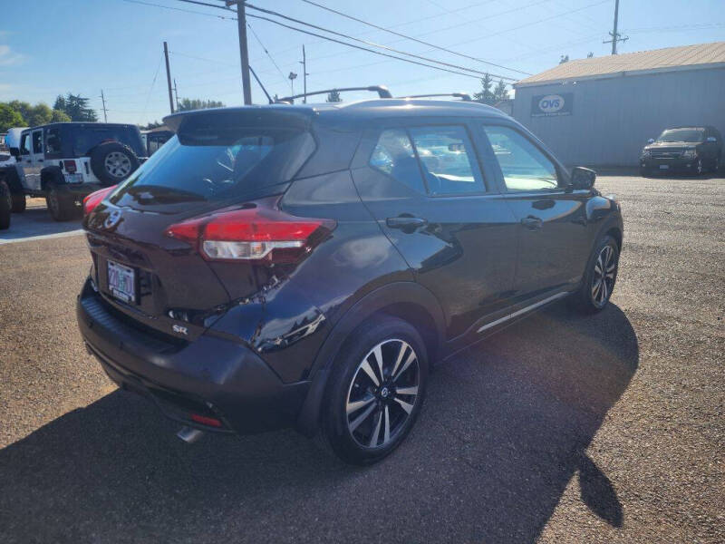 2020 Nissan Kicks SR