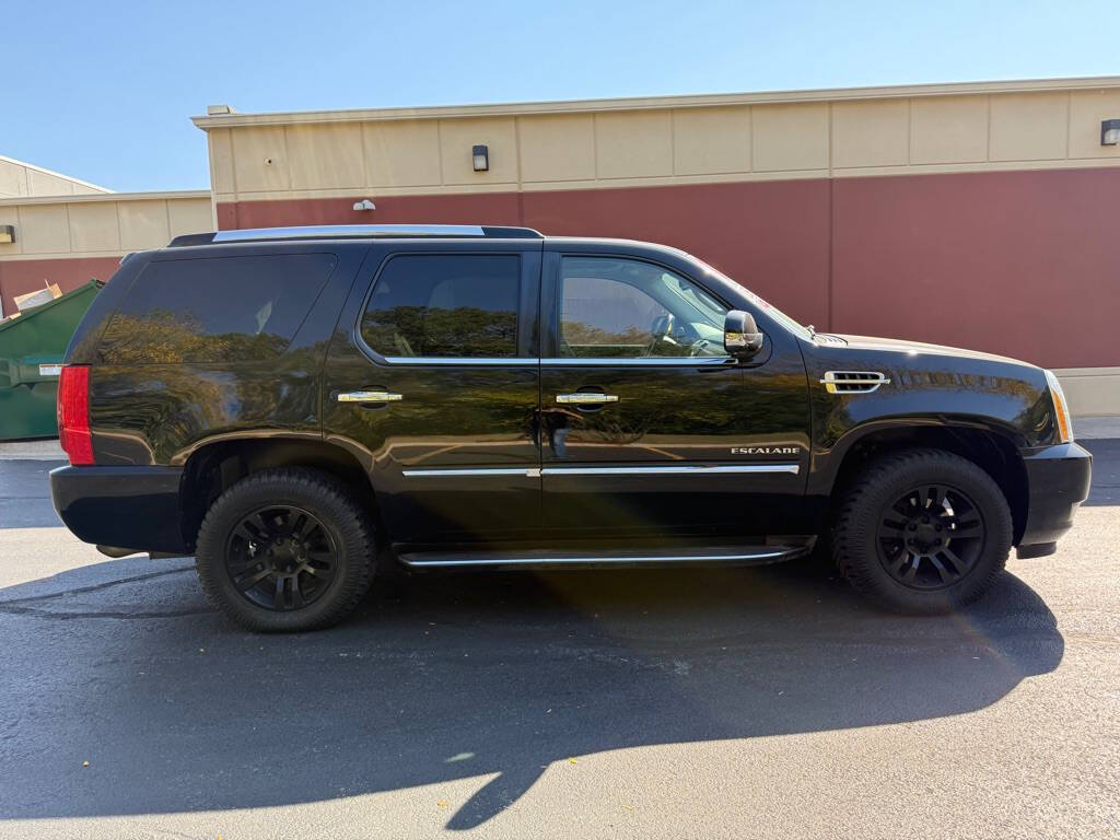 2011 Cadillac Escalade for sale at Deals & Trades in Aurora, IL