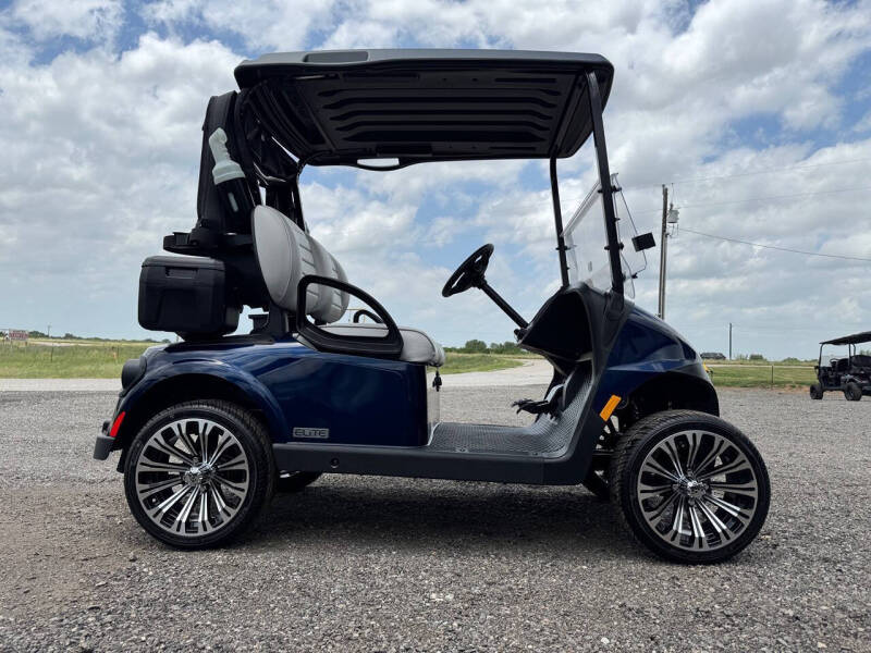 2025 E-Z-GO Freedom RXV