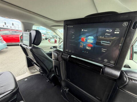 2018 Chrysler Pacifica Hybrid Limited