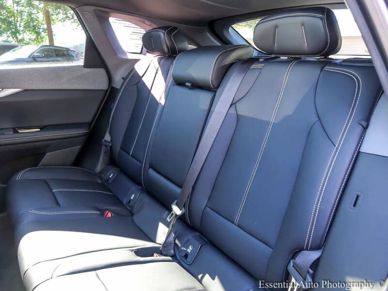 2025 Cadillac OPTIQ Luxury 1