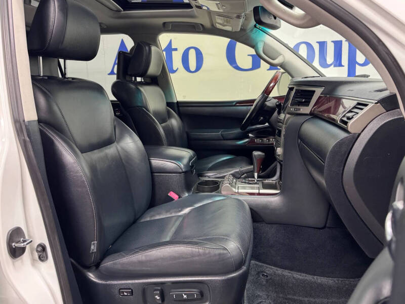 2015 Lexus LX 570