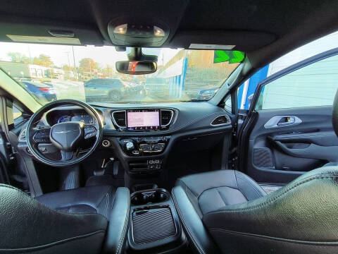 2022 Chrysler Pacifica Hybrid Touring L