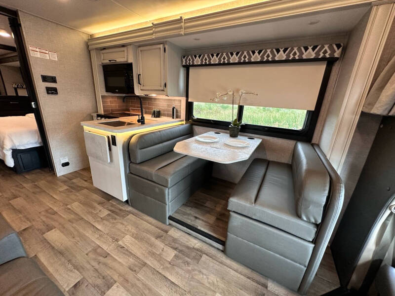 2022 Jayco Grayhawk 27, King Bed  Sleeps 6 , Gas Engine