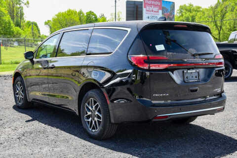 2027 Chrysler Pacifica Limited