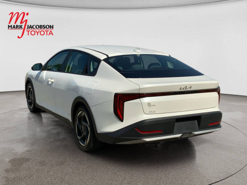 2025 Kia K4 EX
