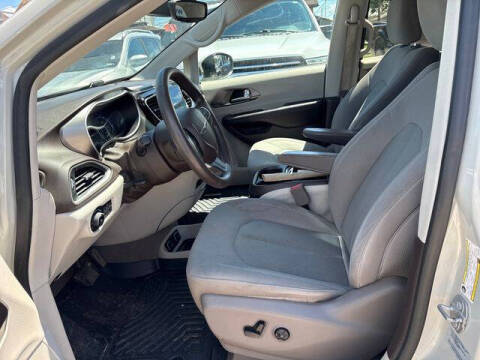 2017 Chrysler Pacifica Touring-L