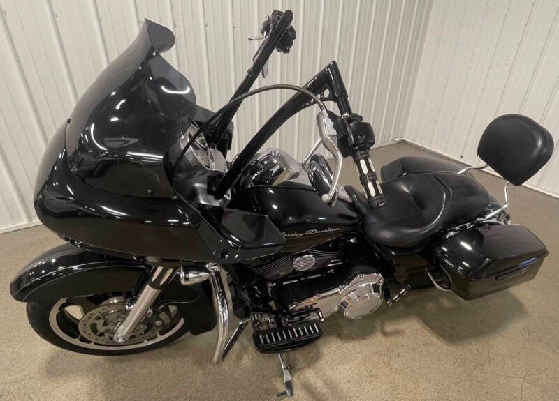 2012 Harley-Davidson Road Glide Custom 103