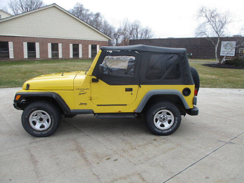 2000 Jeep Wrangler for sale at Lease Car Sales 2 in Warrensville Heights OH