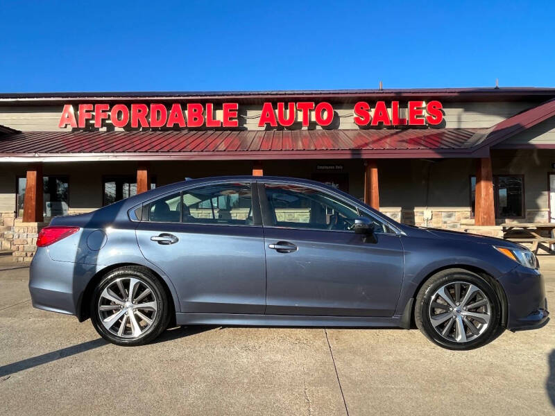 2017 Subaru Legacy Limited's photo