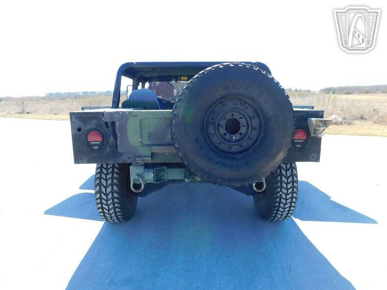 2002 AM General M1123