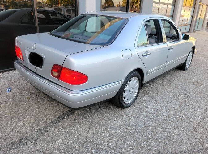 1998 Mercedes-Benz E-Class