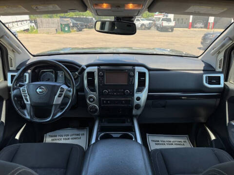 2017 Nissan Titan
