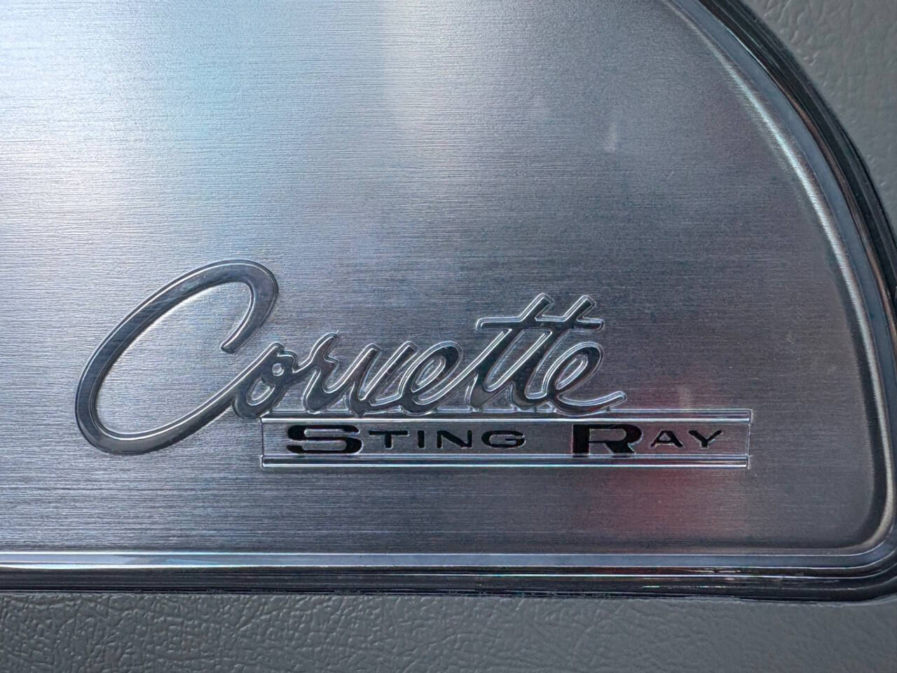 1963 Chevrolet Corvette 39