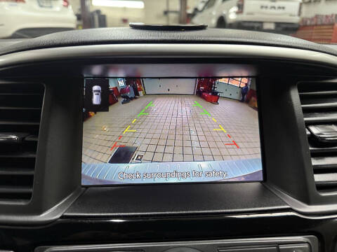 2017 Nissan Pathfinder SV