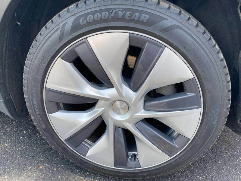 2024 Tesla Model Y Long Range