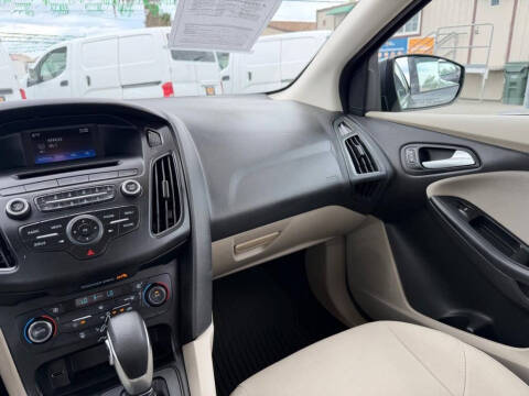 2017 Ford Focus SE